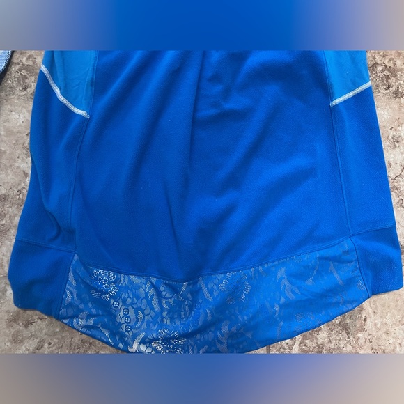 Lululemon Run Bold In the Cold Fleece pullover, size 12 - Picture 4 of 4